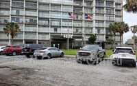 Building Photo - 4600 Ocean Dr