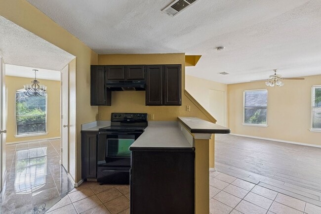 Building Photo - 12719 Bluffview Dr