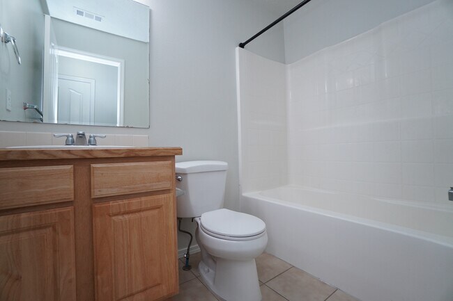 Building Photo - 16274 Silver Creek Ave