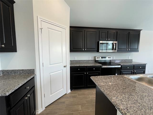 Building Photo - 5808 Utopia Dr