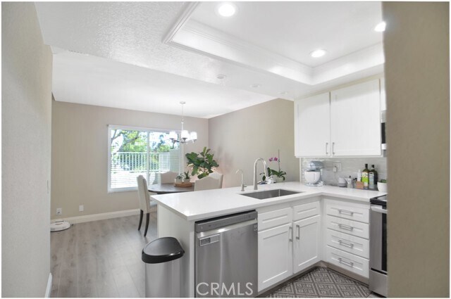 Building Photo - 902 Creekside Dr