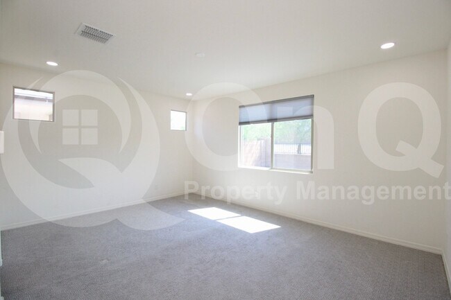 Building Photo - 9114 S 167th Dr