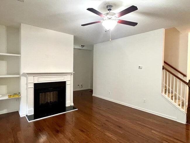 Building Photo - 6355 Story Cir