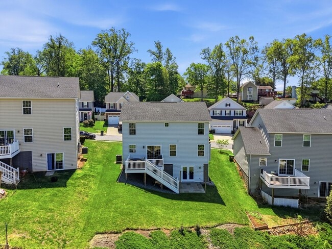 Building Photo - 4435 Sunset Dr