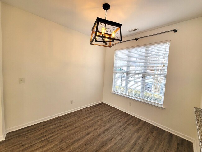 Building Photo - End Unit Townhome in Callonwood, Matthews! Near I-485 ***First month free with a 13-month lease***