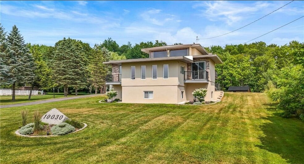 Primary Photo - 10030 Hillside Ter