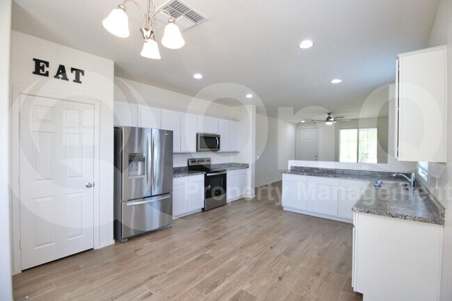 Building Photo - 17864 W Paraiso Dr