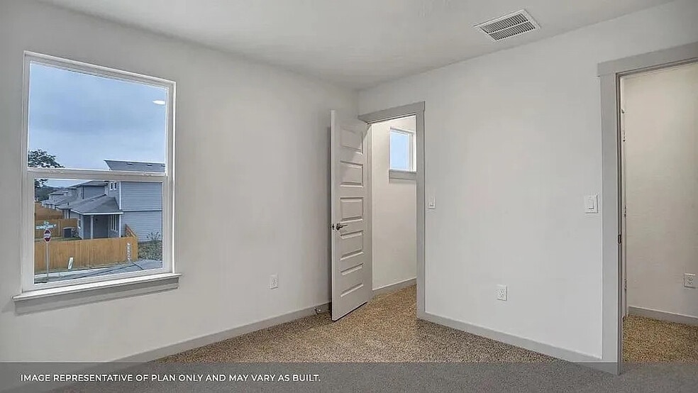 Building Photo - Room in House on Lubeck Dr