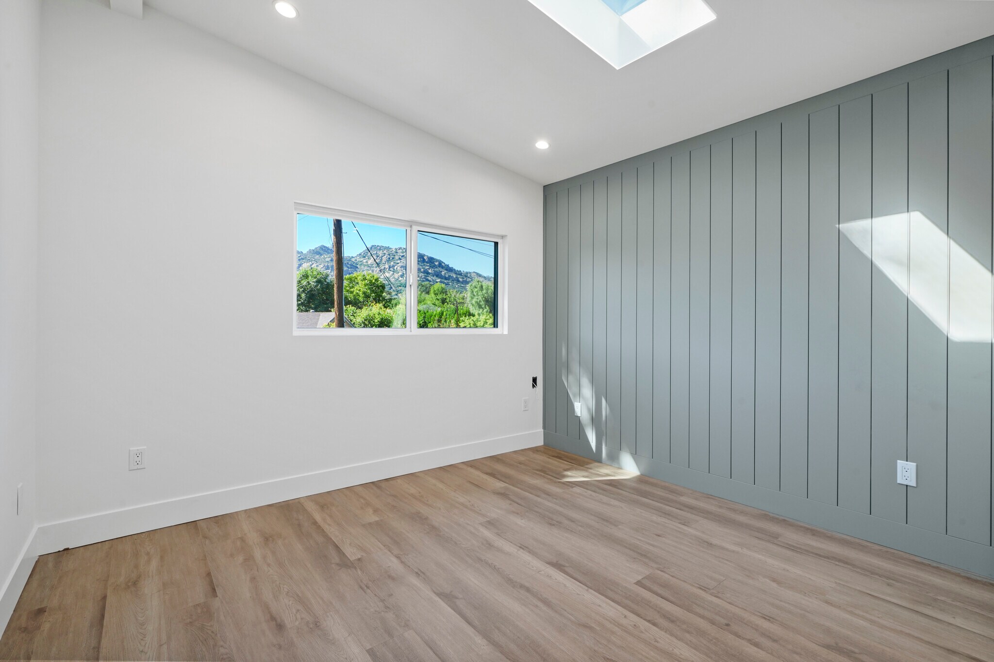 Building Photo - 10028 Shoup Ave