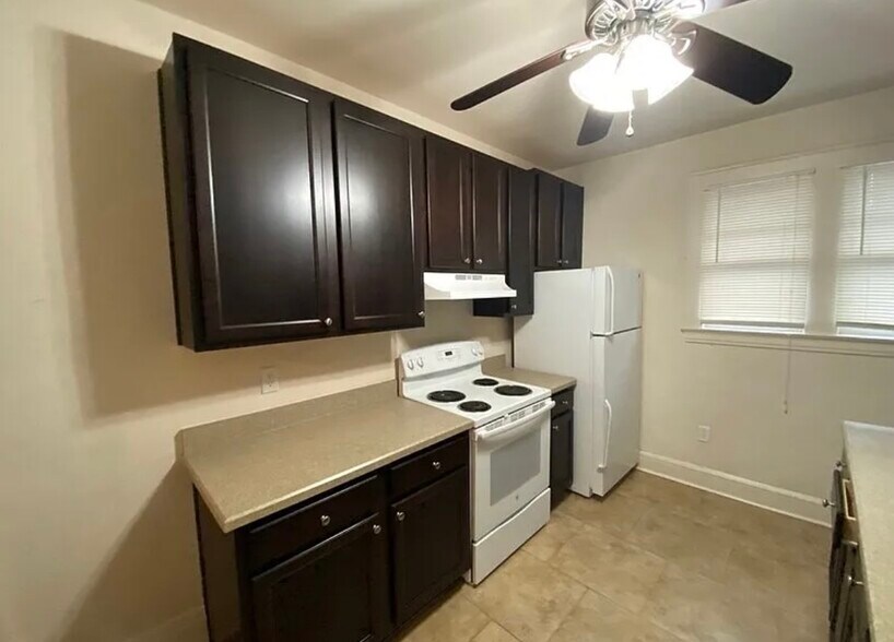 Building Photo - 2839 Saint Johns Ave
