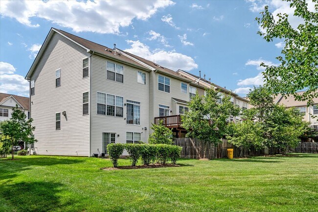 Building Photo - 1727 Jennifer Meadows Ct