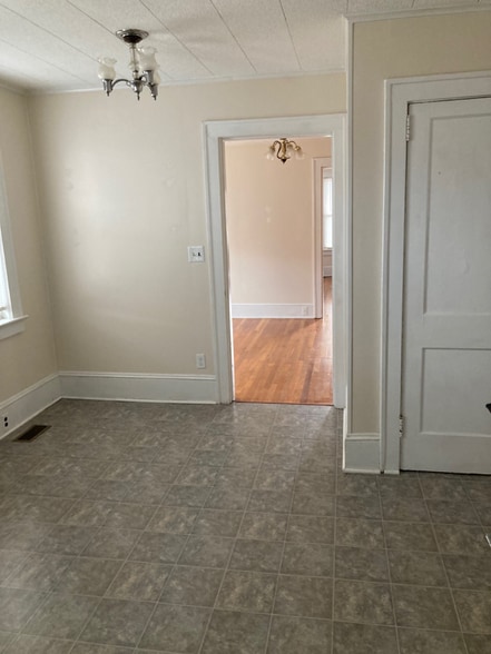 Building Photo - 301 W G St