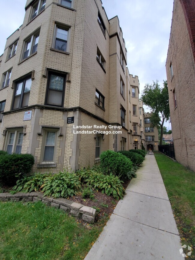 Building Photo - 5042 N Wolcott Ave