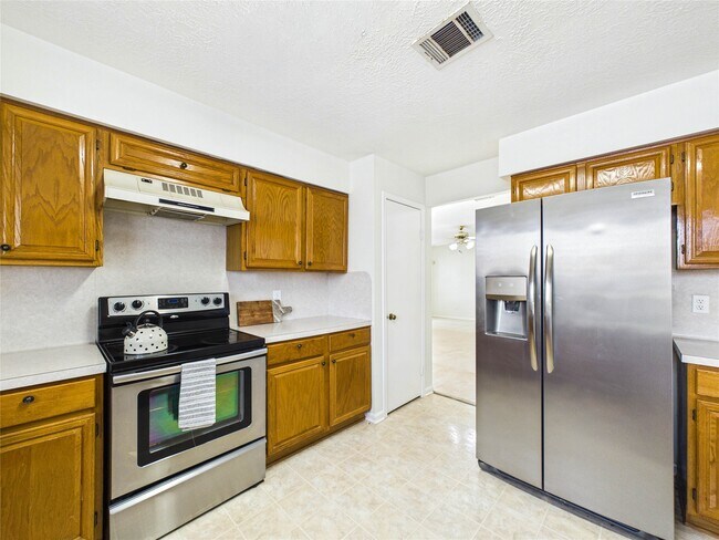 Building Photo - 814 Lochnell Dr