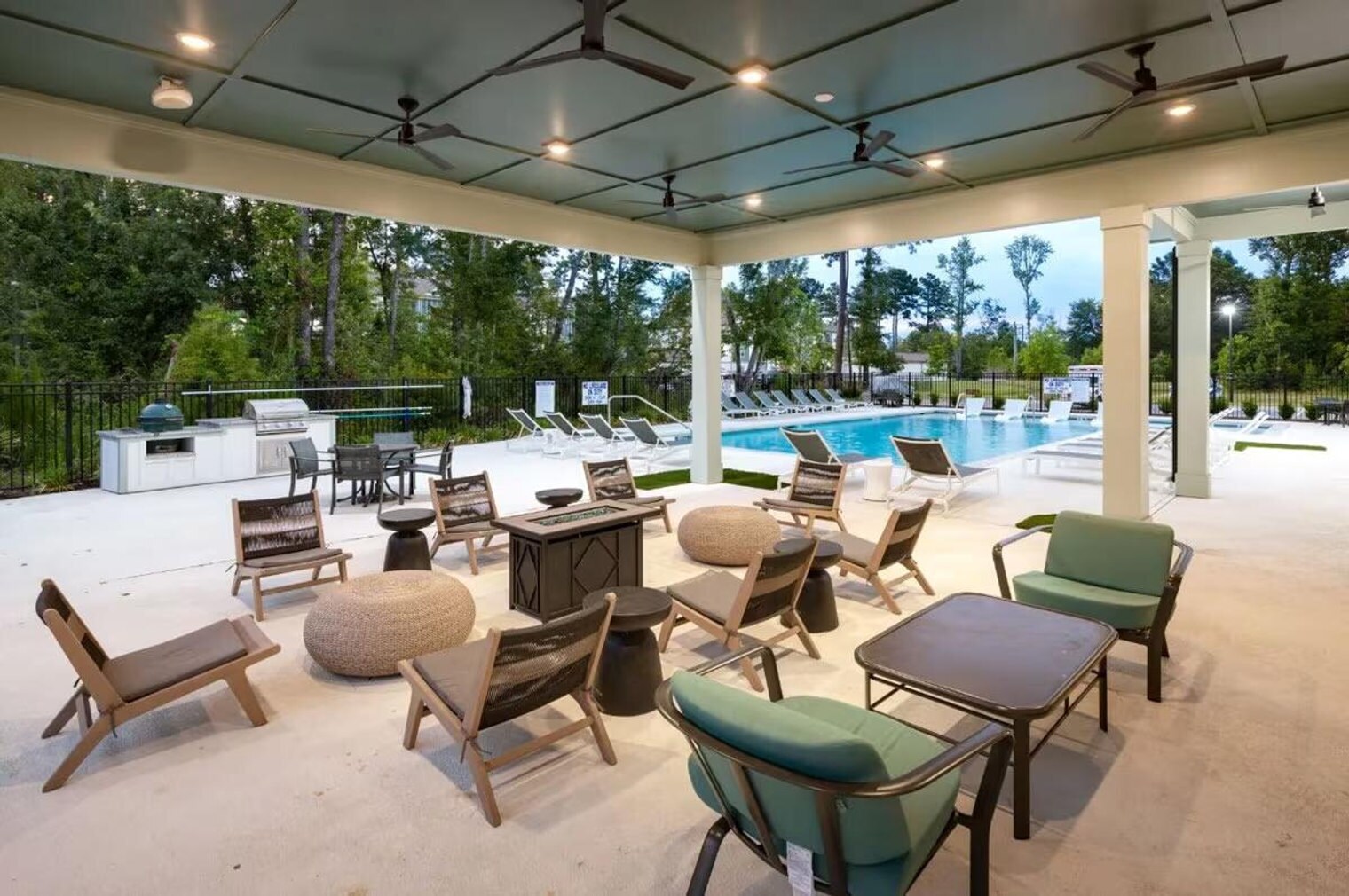 Building Photo - 8242 Windsor Hill Blvd