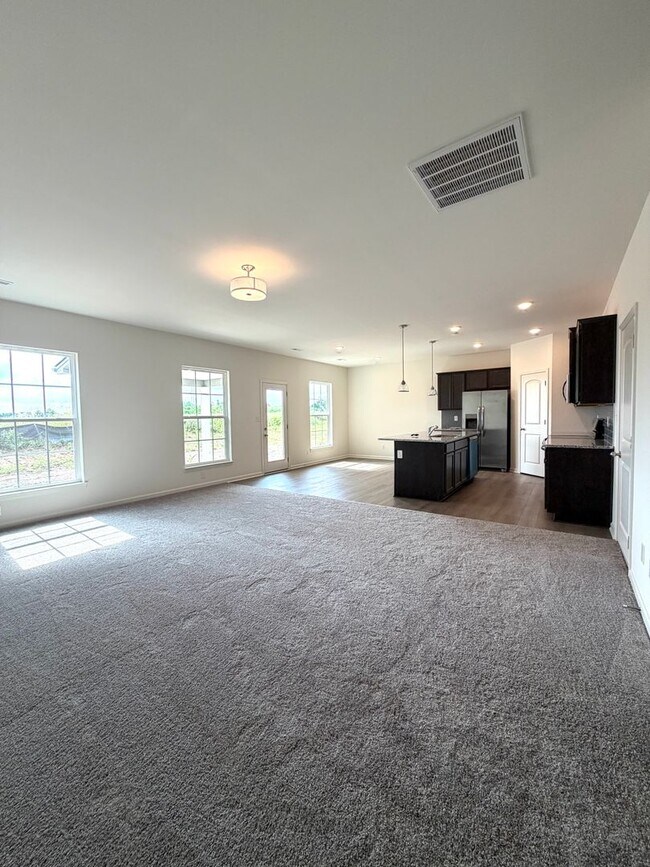 Building Photo - 836 Halford Pl