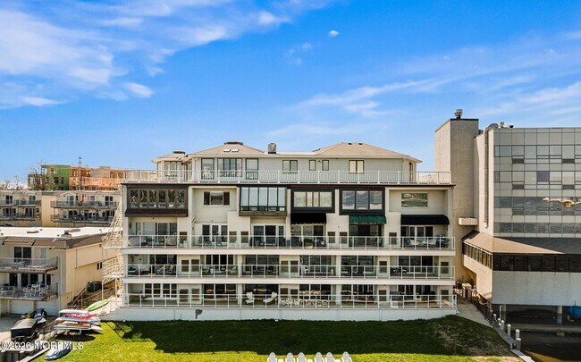 Building Photo - 138 Bodman Pl