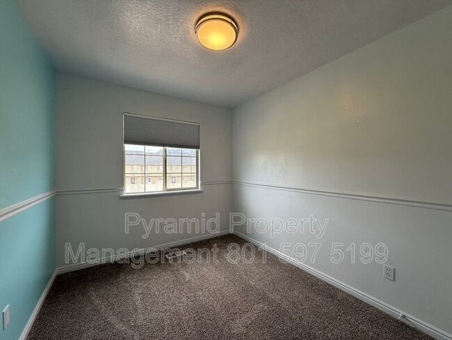 Building Photo - 1808 W 1000 S