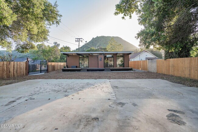 Building Photo - 1411 Ojai Rd