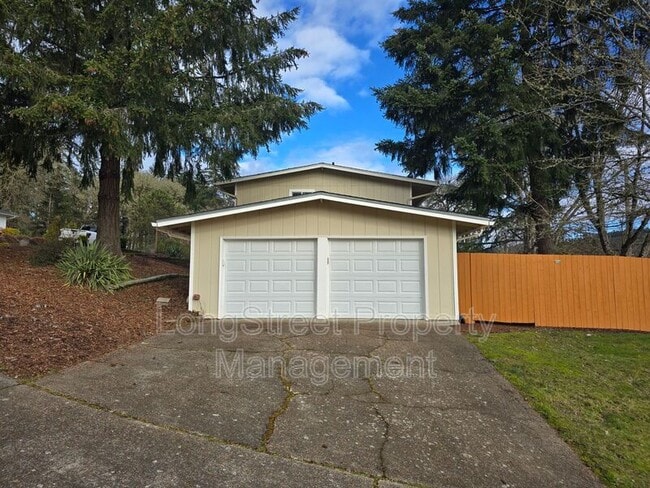 Building Photo - 2911 NW Ashwood Dr