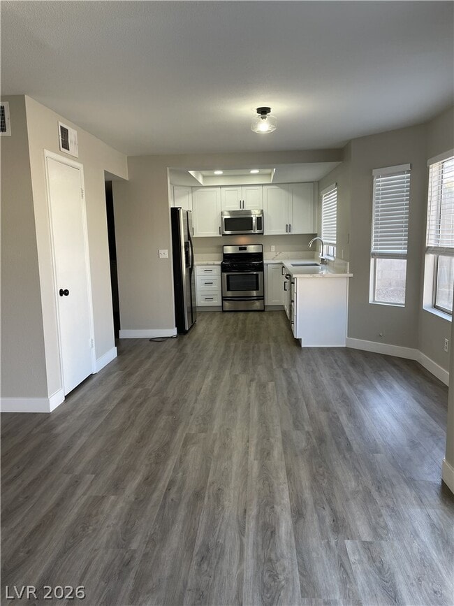 Building Photo - 2840 Belleza Ln
