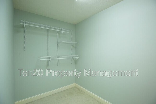 Building Photo - 7177 Helen Dr