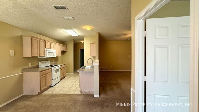 Building Photo - 7514 Paris Ave