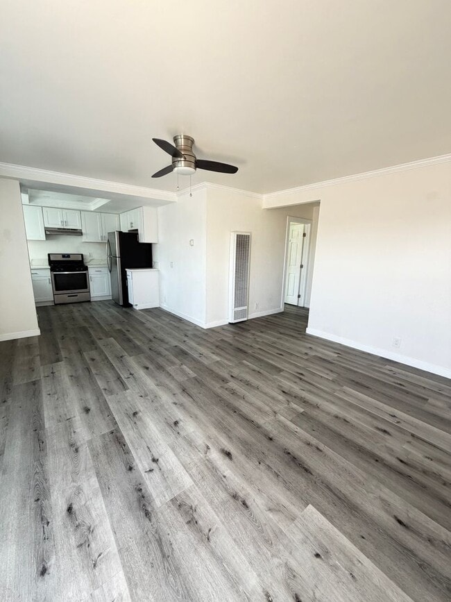 Building Photo - 311 Zenith St