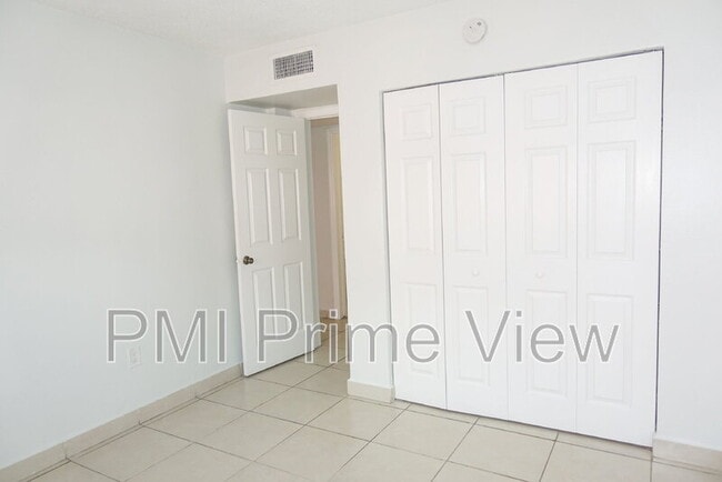 Building Photo - 495 NW 72nd Ave