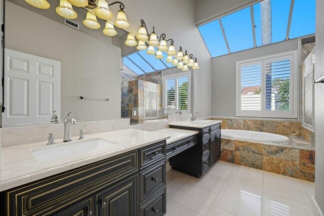 Building Photo - 4911 Amador Dr