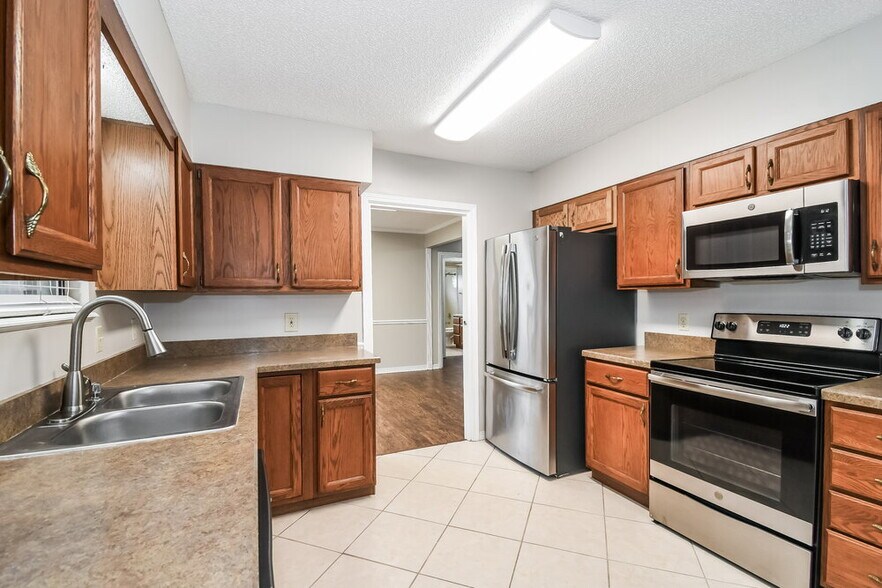 Building Photo - 970 Sandstone Dr