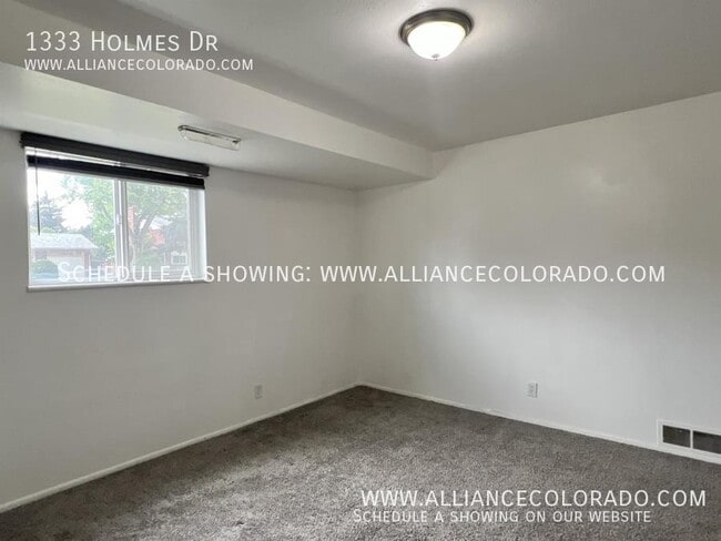 Building Photo - 1333 Holmes Dr