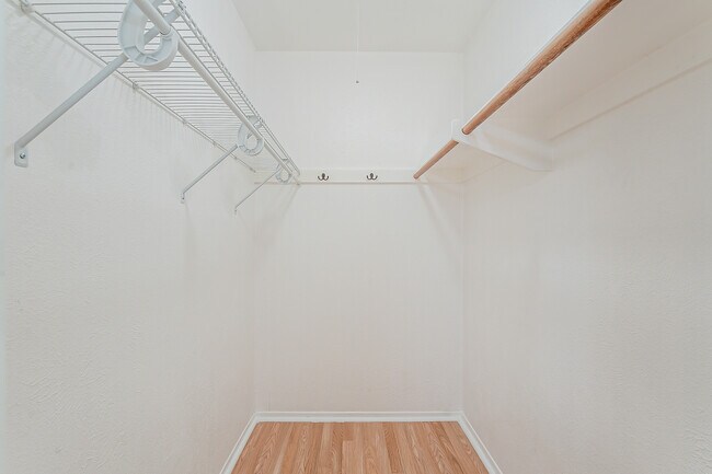 Building Photo - 613 W 15th St