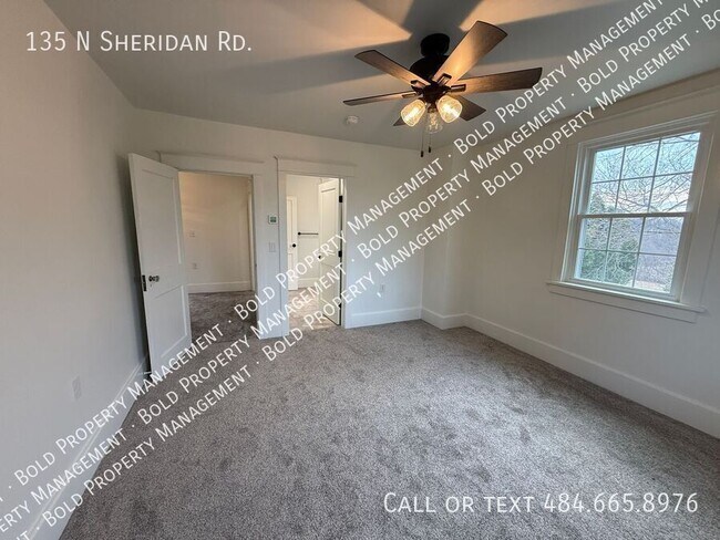 Building Photo - 135 N Sheridan Rd