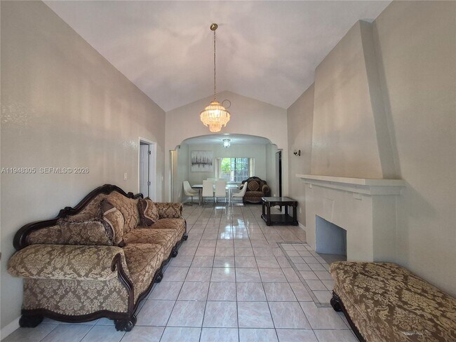 Building Photo - 28 NE 49th St