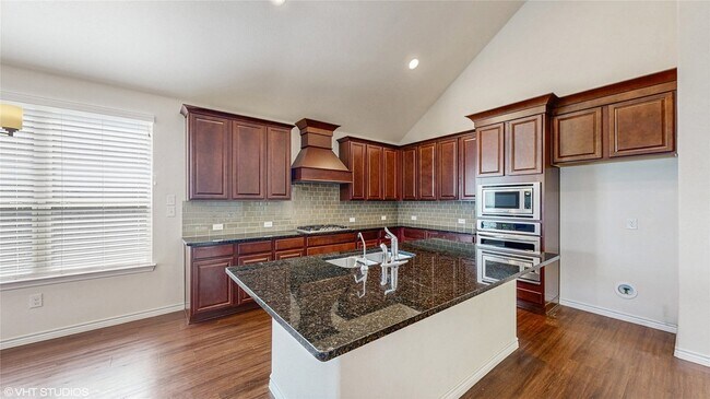 Building Photo - 721 Lake Pleasant Rd