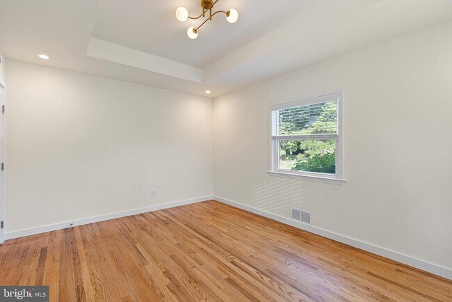 Building Photo - 706 Sonora Ave