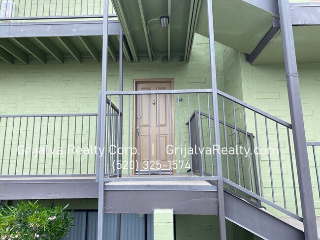 Building Photo - AVAILABLE JUNE - Furnished 2 Bedroom Condo with Community Pool Close to the UofA! (Speedway/Euclid)