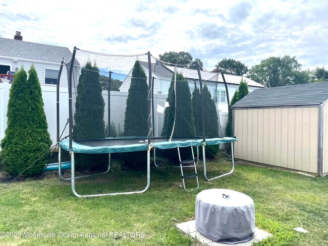 Building Photo - 1414 Treeneedle Rd