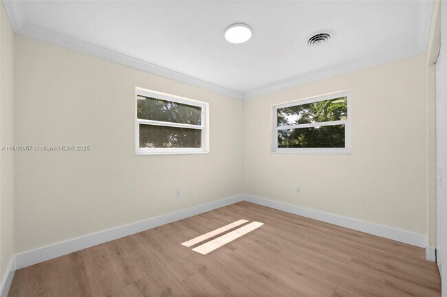Building Photo - 5991 NW 14th Pl