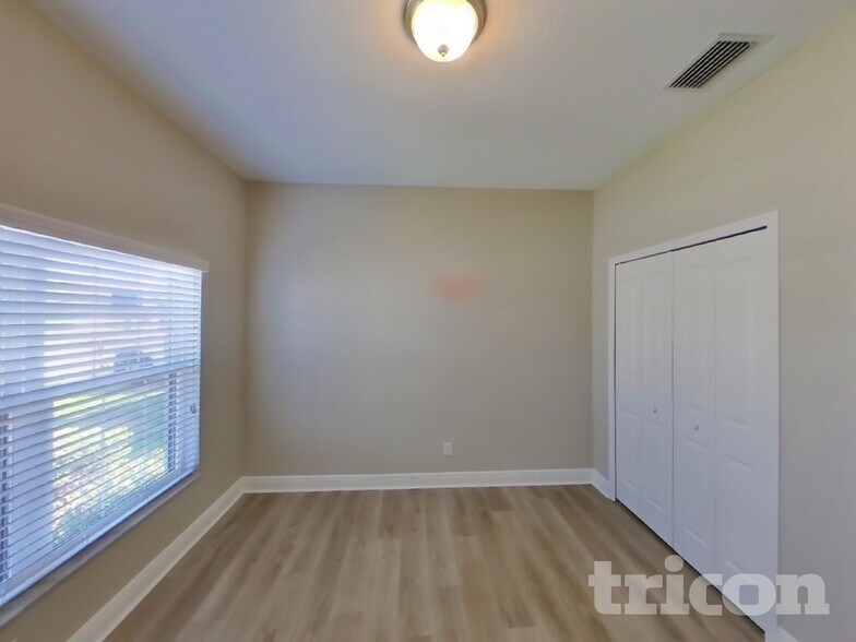 Building Photo - 824 129th St NE