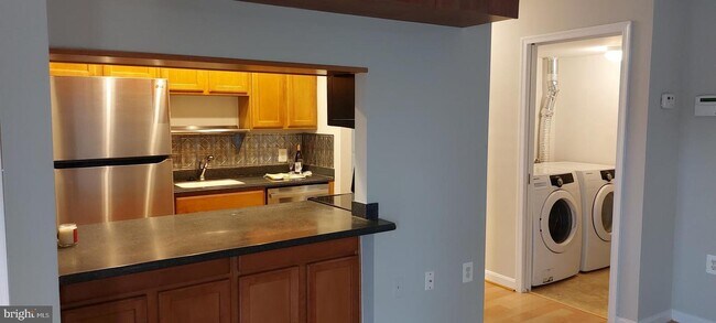 Building Photo - 100 Westwick Ct