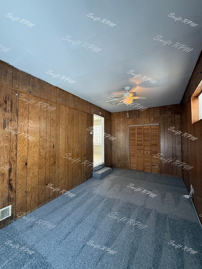 Building Photo - 7003 E 113th St