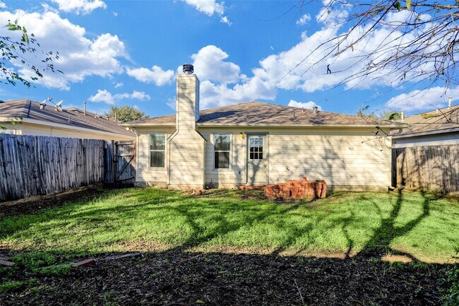 Building Photo - 18319 Austin Oak Ln