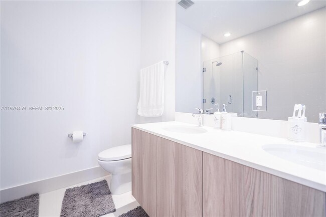 Building Photo - 501 NE 31st St