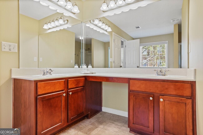 Building Photo - 605 Briarhurst Ct