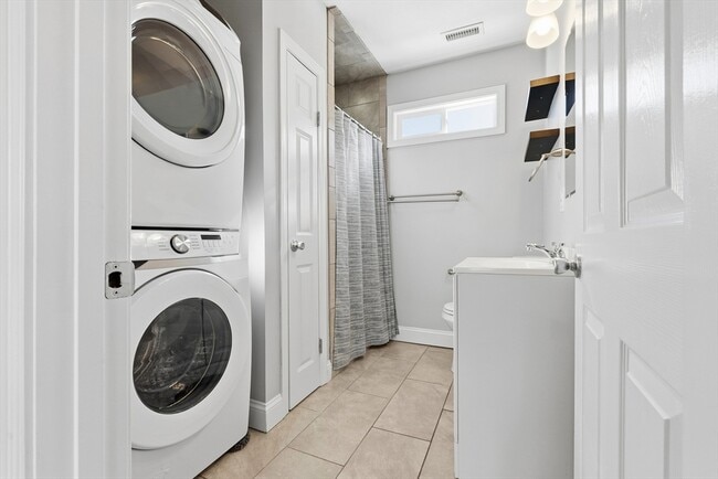 Building Photo - 21 Emerton St