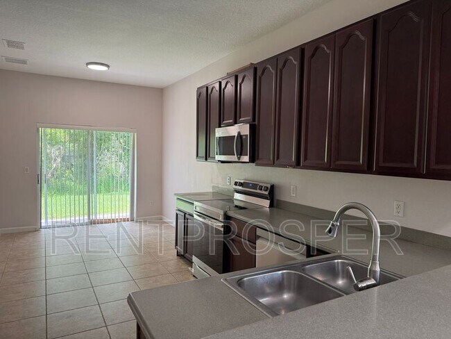 Building Photo - 16617 Cedar Crest Dr
