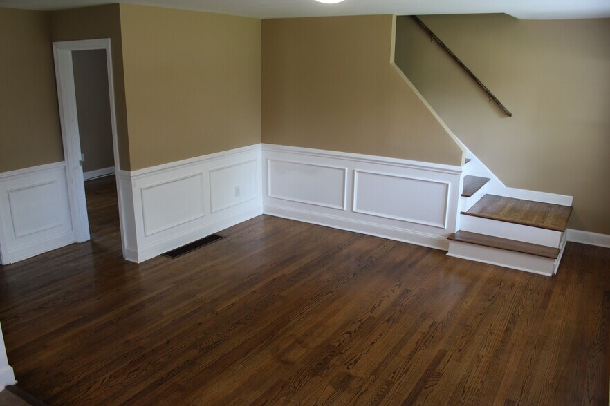 Building Photo - 2124 Ronnie Ave