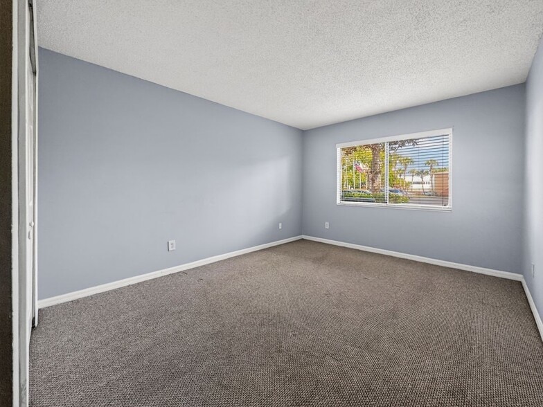 Building Photo - 602 Kenwick Cir